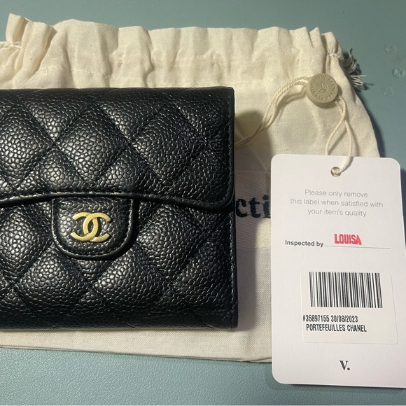 Chanel Caviar quilted compact flap wallet - Picture 2 of 8